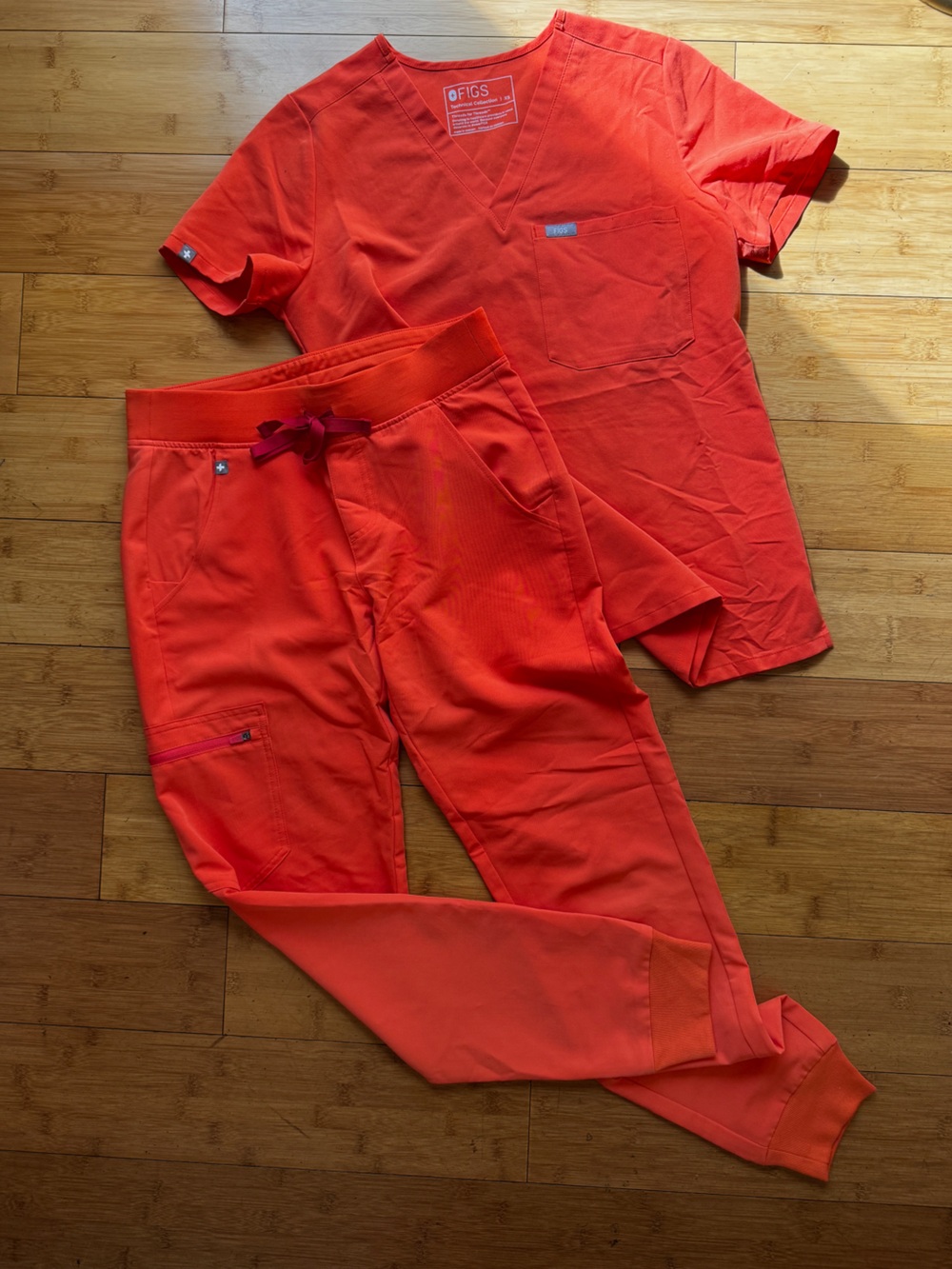 FIGS sunset orange XS set